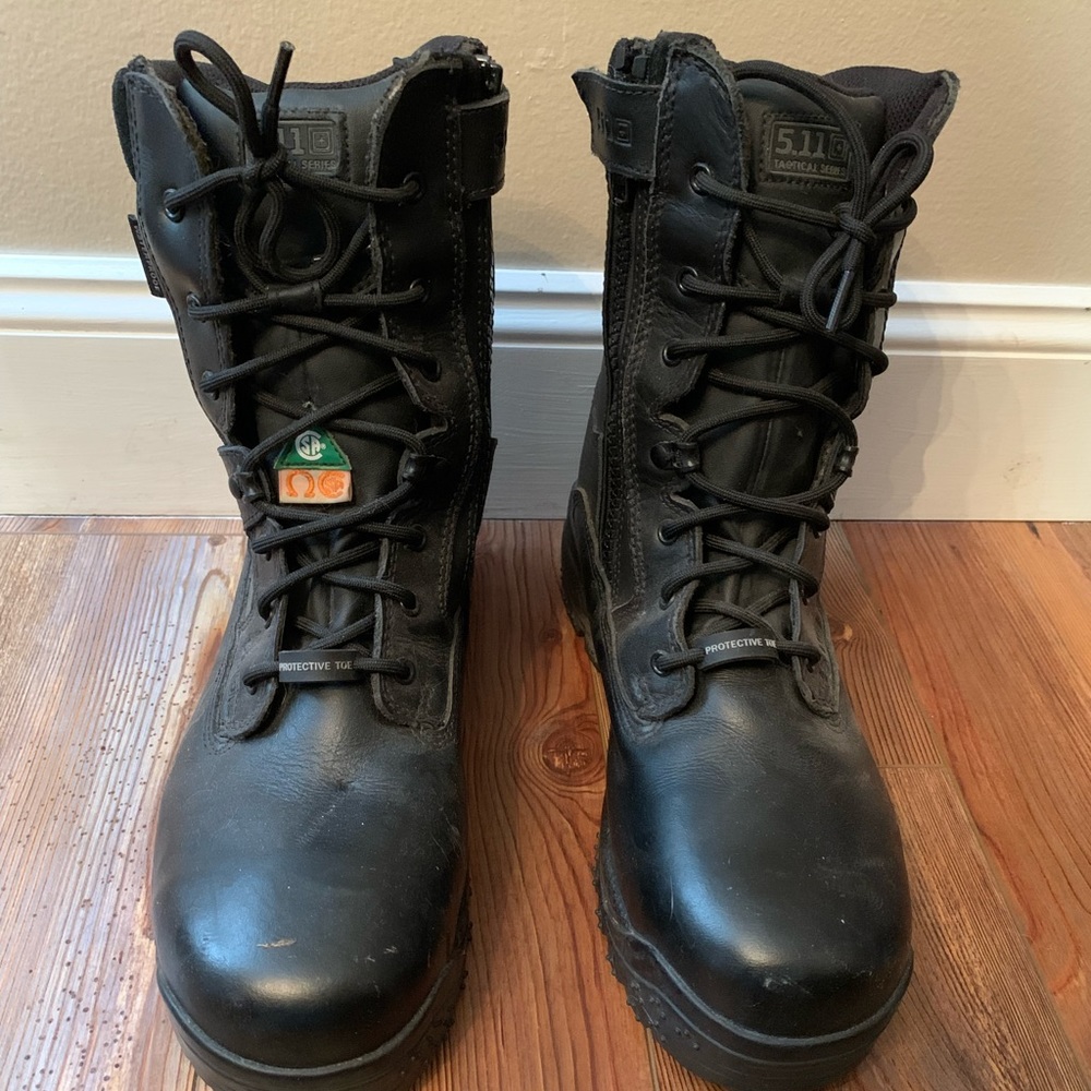 Mens SA Protective footwear work boots. Steel toe